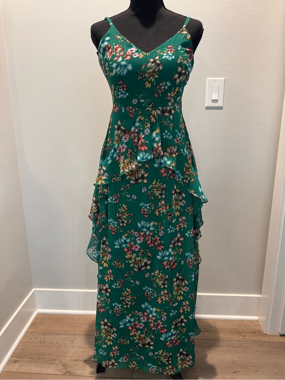 Siena Size 2 Green Floral High Low Maxi Dress Ruffle V Neck Spaghetti Strap